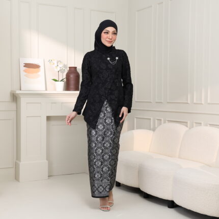 Anggun Black
